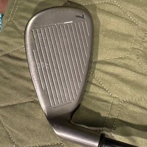 For the New Golfer - Callaway Big Bertha
Tungsten Titanium 7 Iron RH